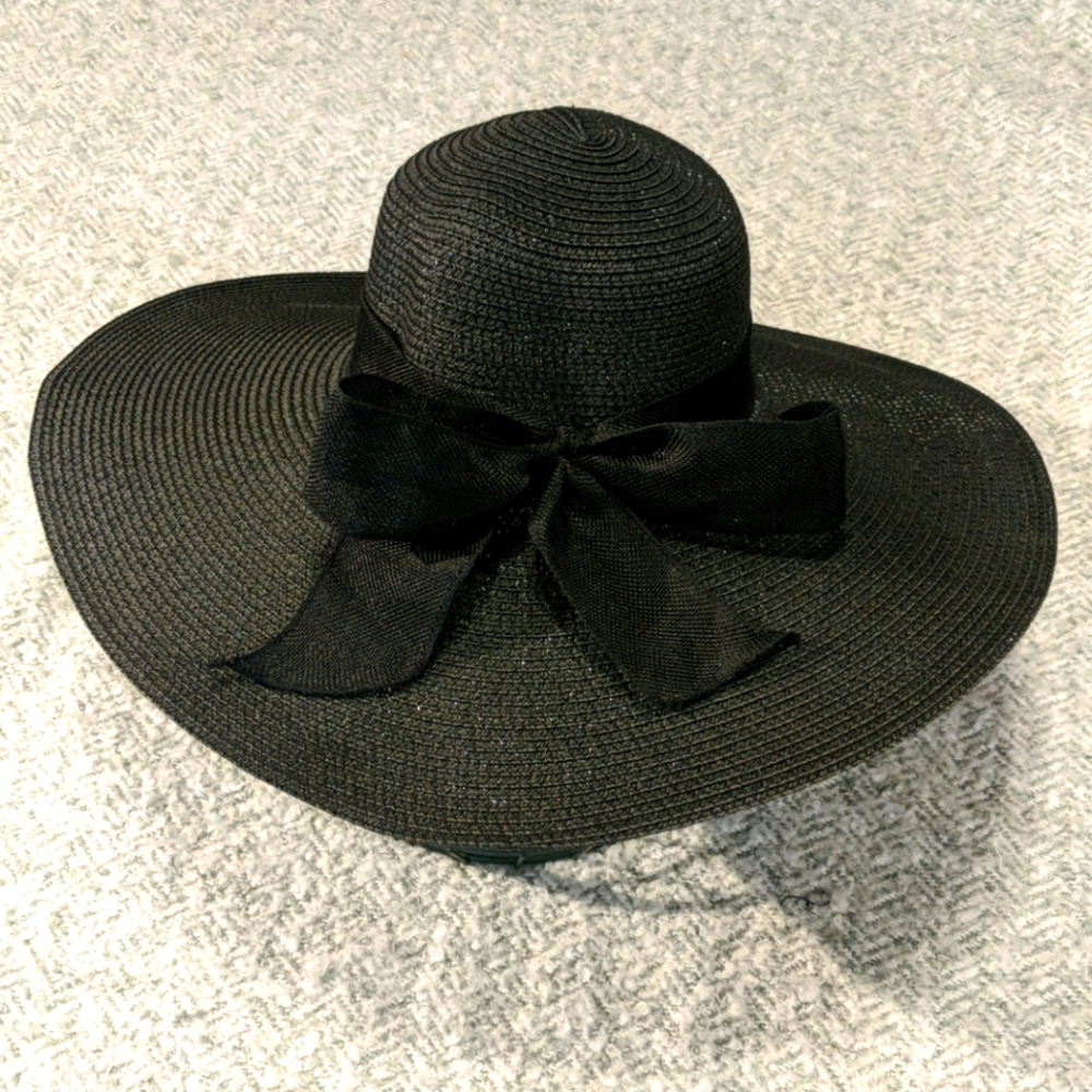 Women's floppy sun hat black